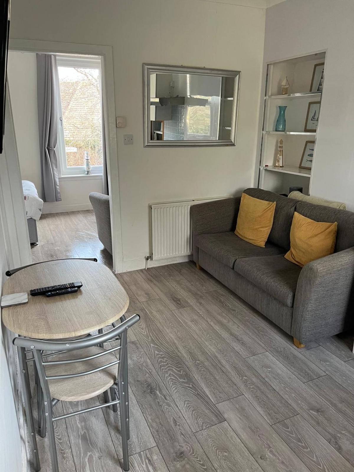 Cove Bay 1 Bed Flat *