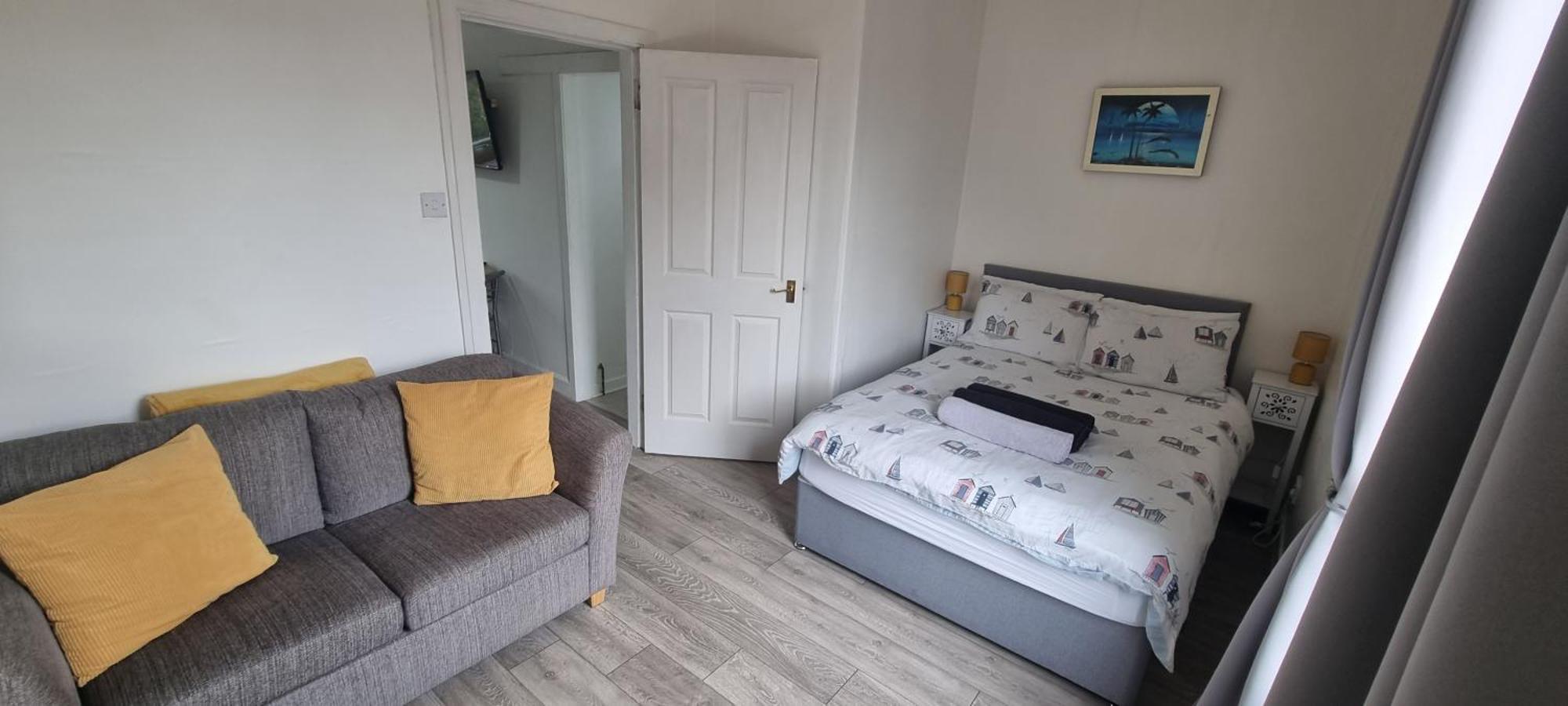 Apartment Cove Bay 1 Bed Flat *